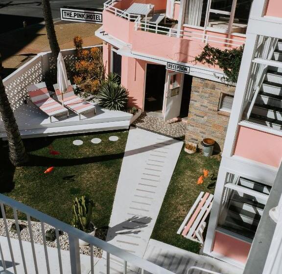 فندق على الطريق The Pink Hotel Coolangatta