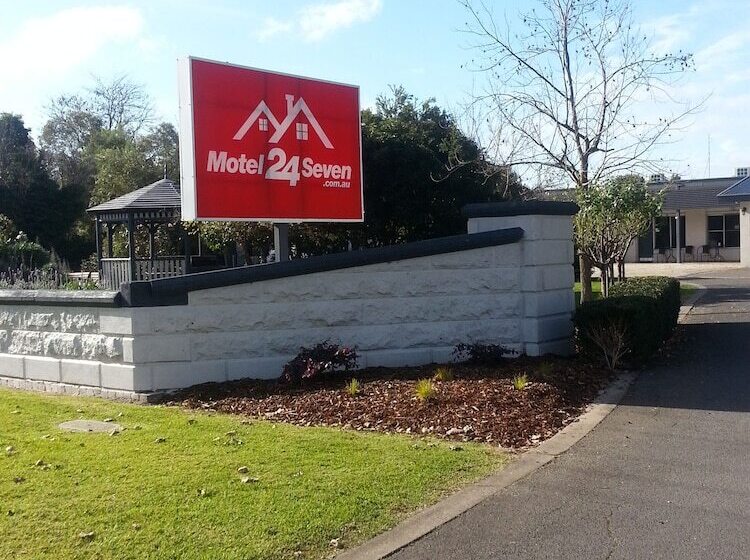 Motel24seven And Apartments