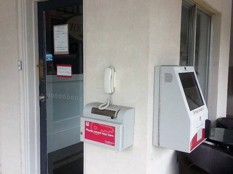 Motel24seven And Apartments