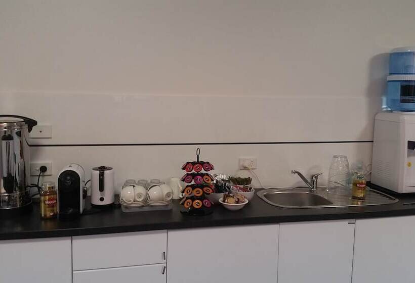 Motel24seven And Apartments