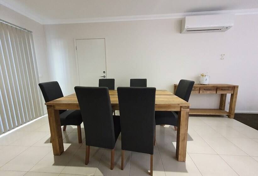 Motel24seven And Apartments