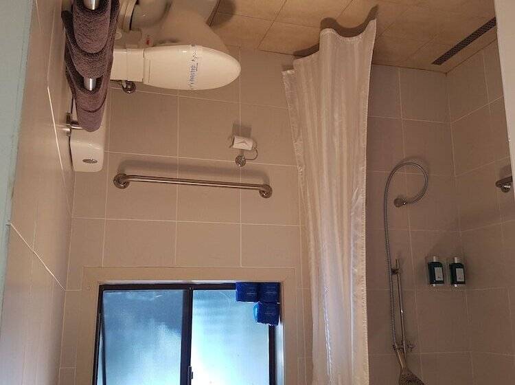 Motel24seven And Apartments