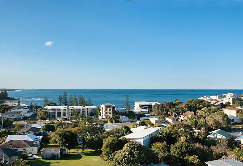 Norfolks On Moffat Beach