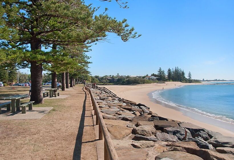 Norfolks On Moffat Beach