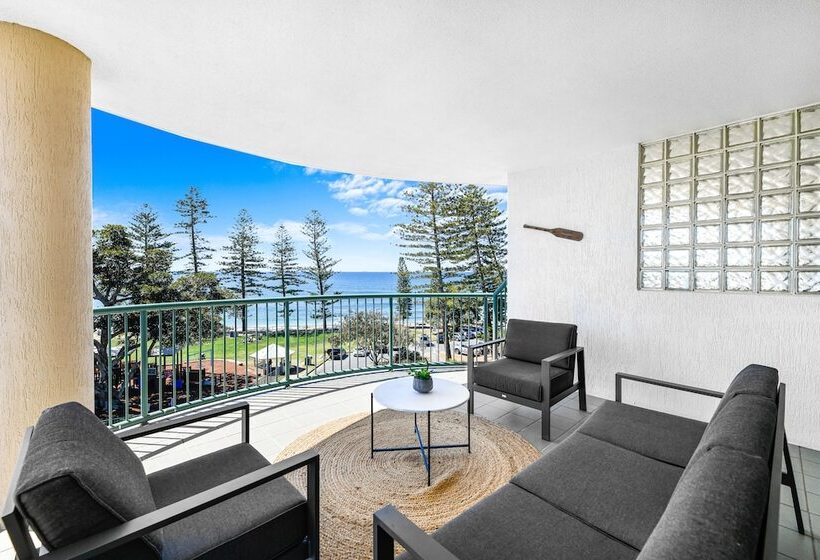 Norfolks On Moffat Beach