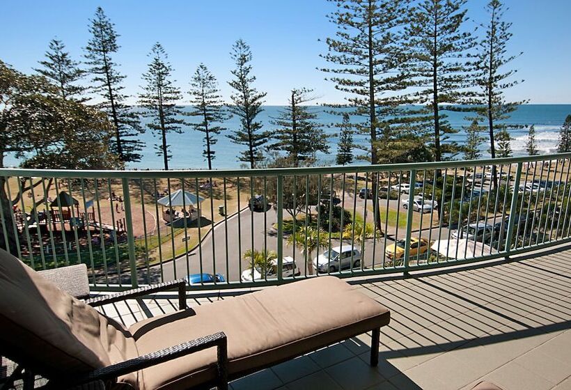 Norfolks On Moffat Beach