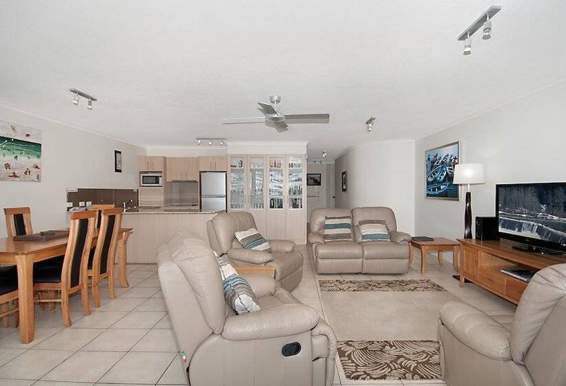 Norfolks On Moffat Beach