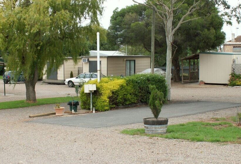 Oval Motel   Murray Bridge
