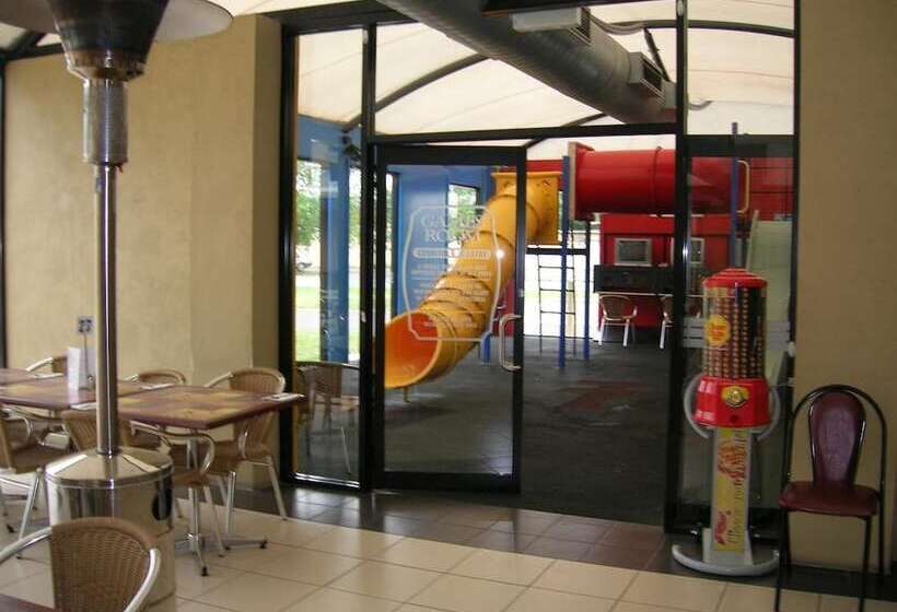 Overlander Hotel Motel