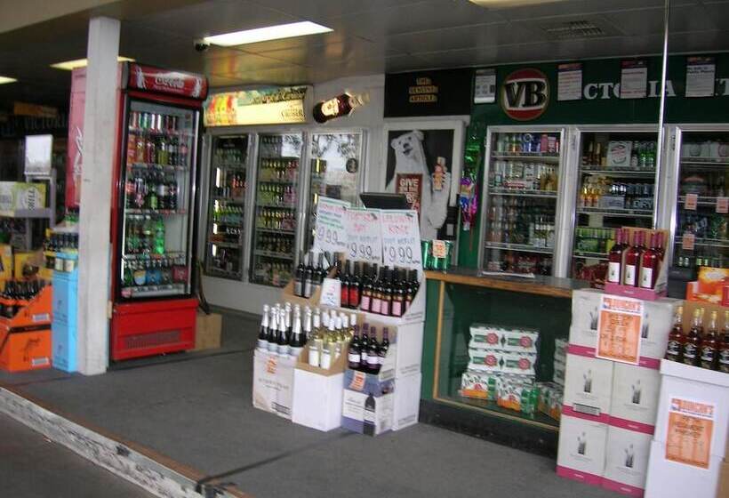 Overlander Hotel Motel