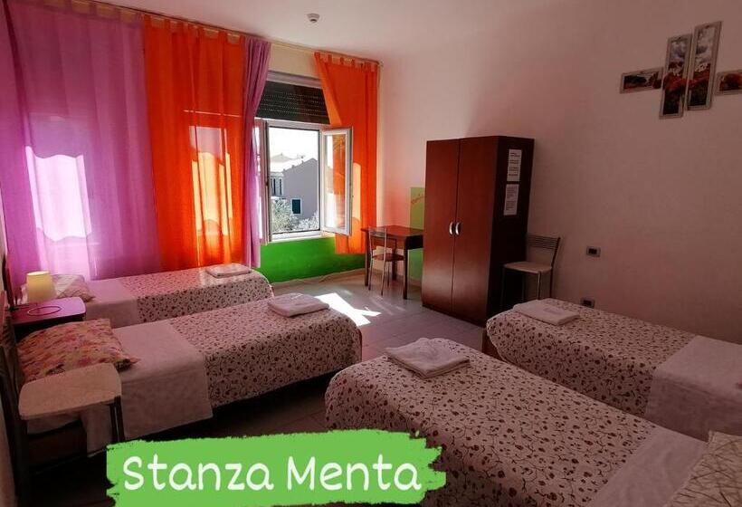 Perla Del Levante Hostel