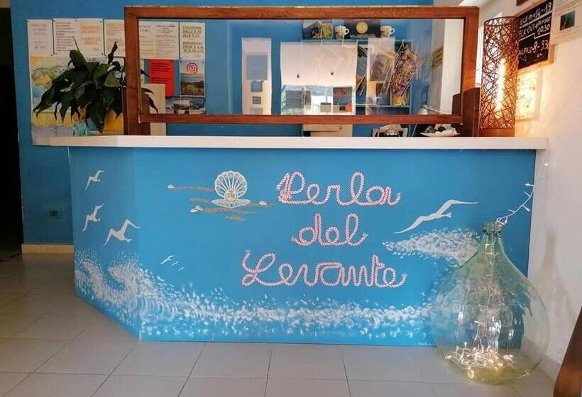 Perla Del Levante Hostel