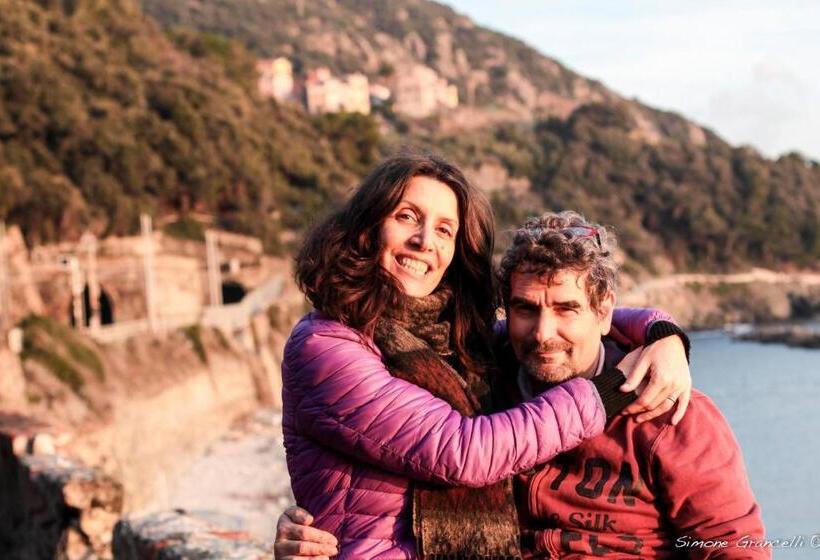 Perla Del Levante Hostel