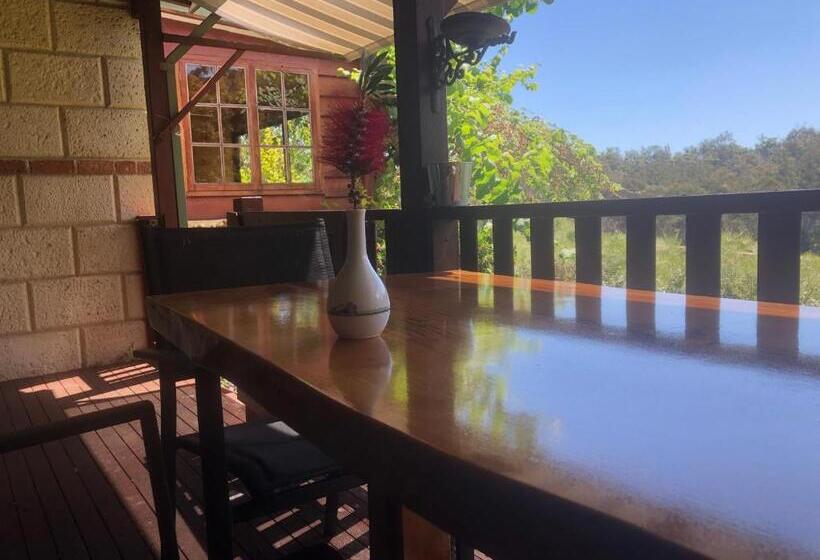 אתר נופש Clover Cottage Country Retreat