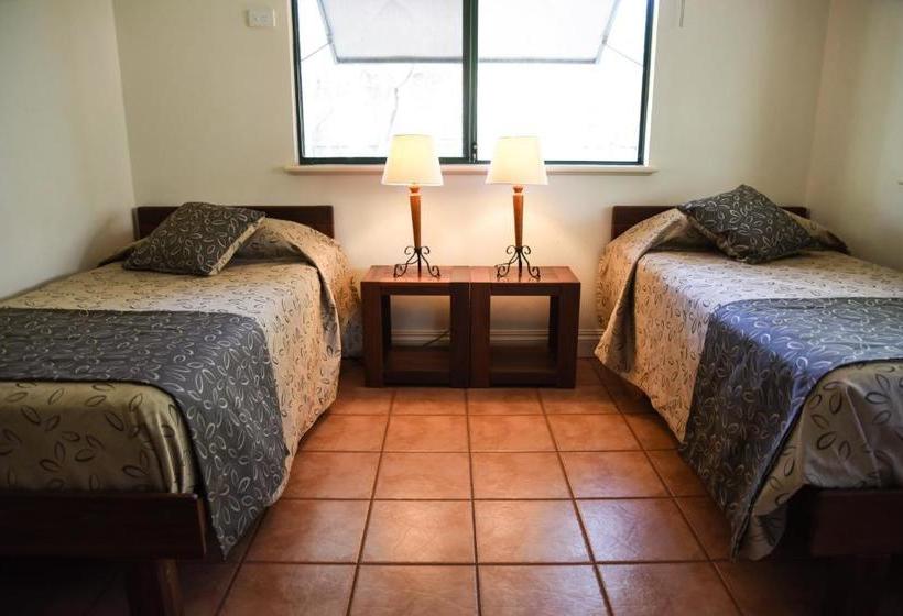 استراحتگاه Cocos Beach Bungalows