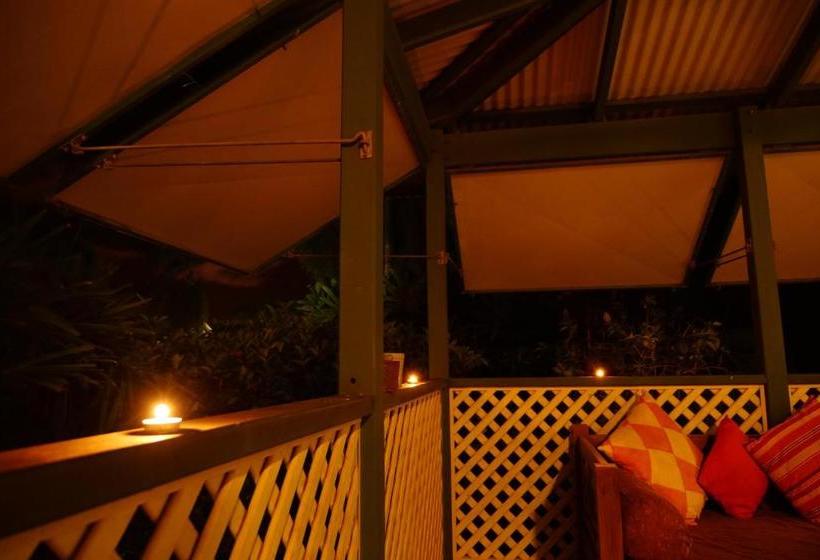 استراحتگاه Cocos Beach Bungalows