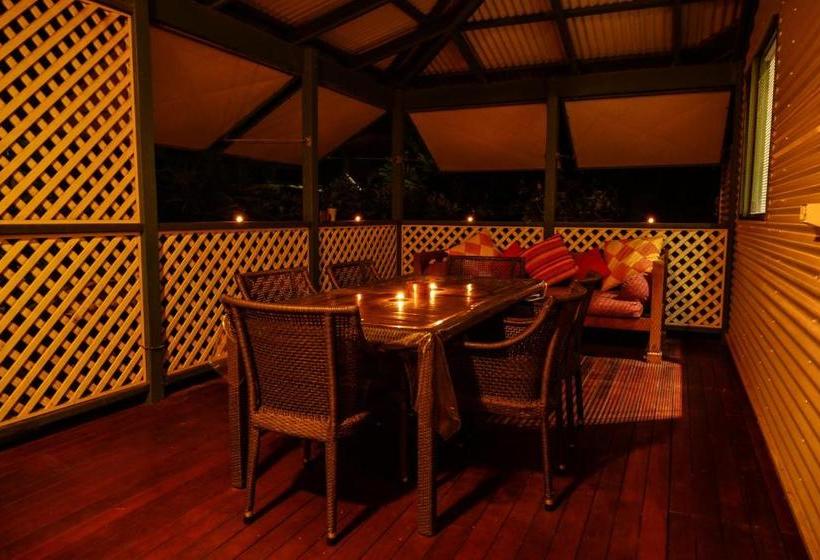 منتجع Cocos Beach Bungalows