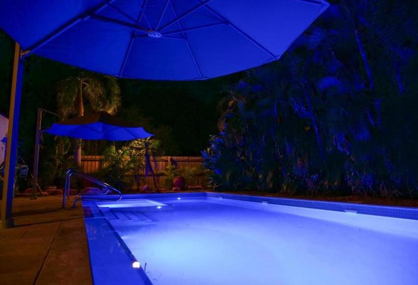 استراحتگاه Cocos Beach Bungalows