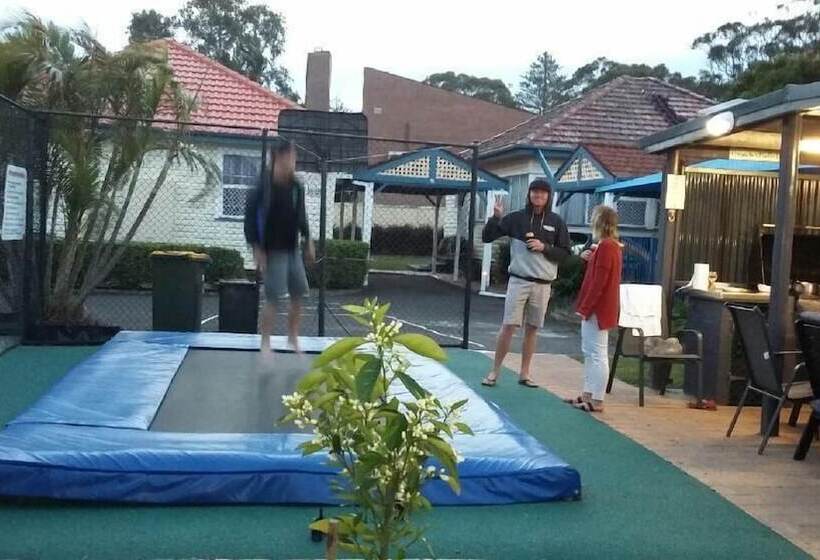 منتجع Forster Holiday Village