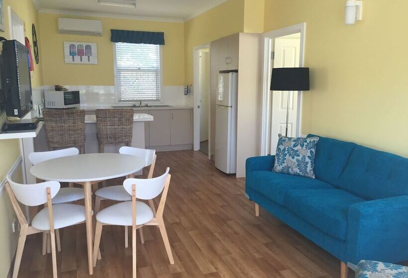 منتجع Forster Holiday Village