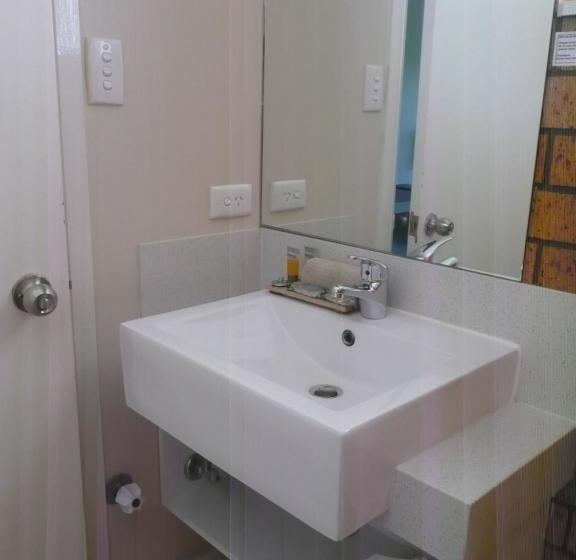 Rosebourne Gardens Motel