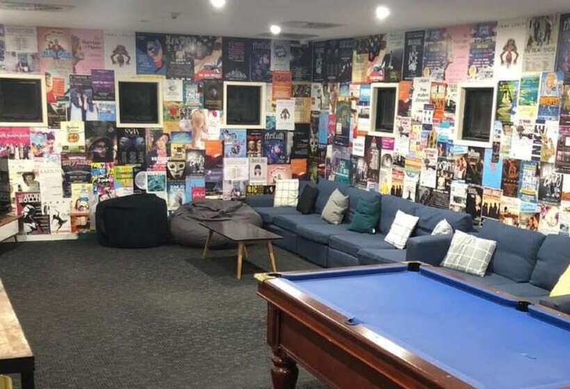 旅馆 The Village Canberra