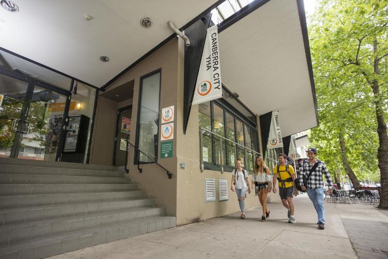 旅馆 The Village Canberra