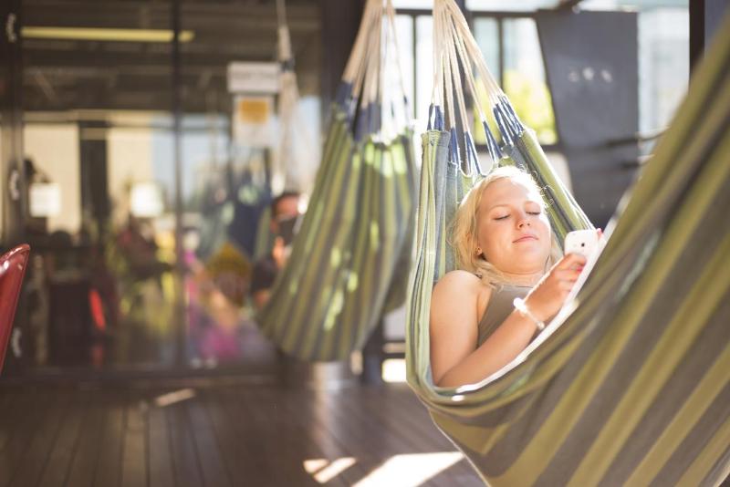 旅馆 The Village Canberra