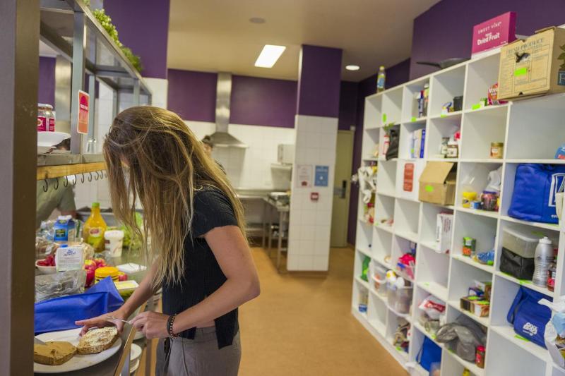 هاستل The Village Canberra