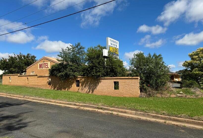 Three Ways Motel