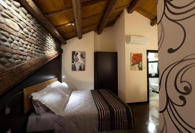 Villa Solaris Hotel & Residence