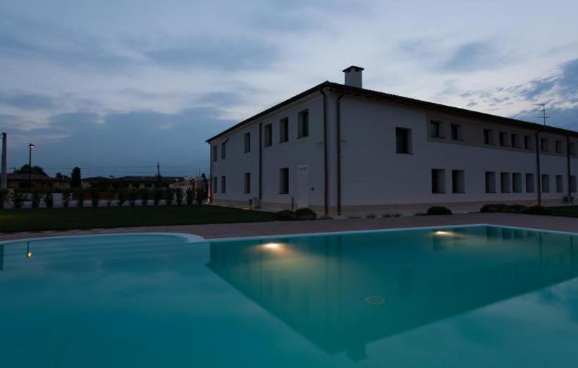 Villa Solaris Hotel & Residence