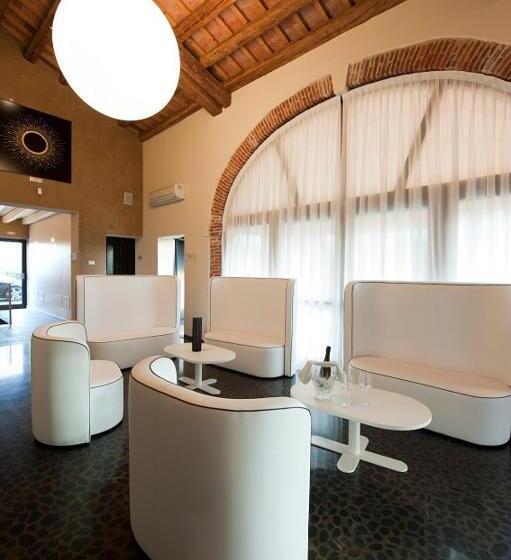 Villa Solaris Hotel & Residence