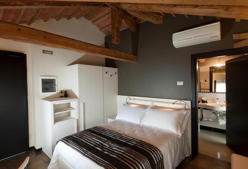 Villa Solaris Hotel & Residence