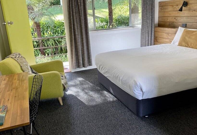 Warburton Motel   Where Mid Century Style Meets The Mountains
