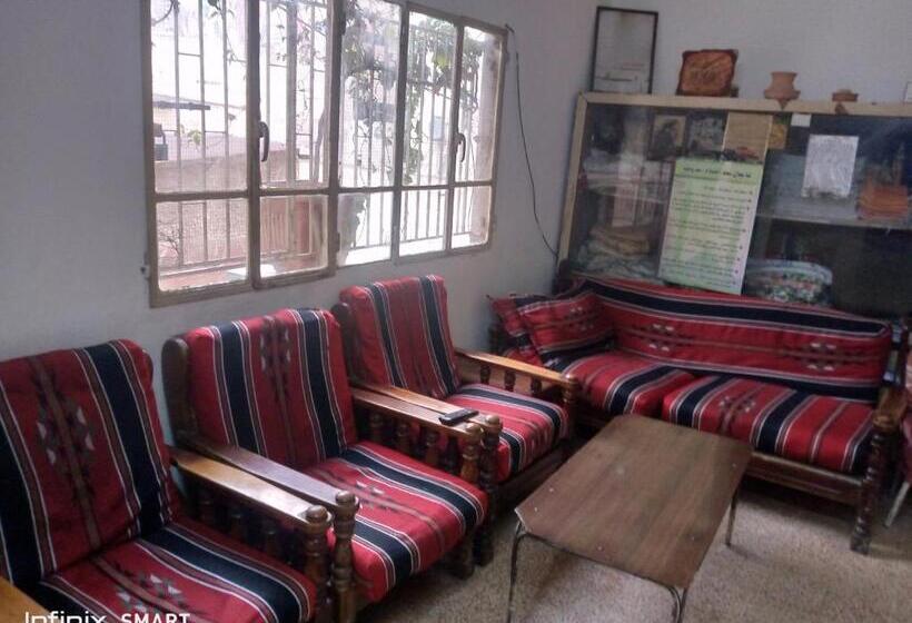 هتل Al Amawi Hostel