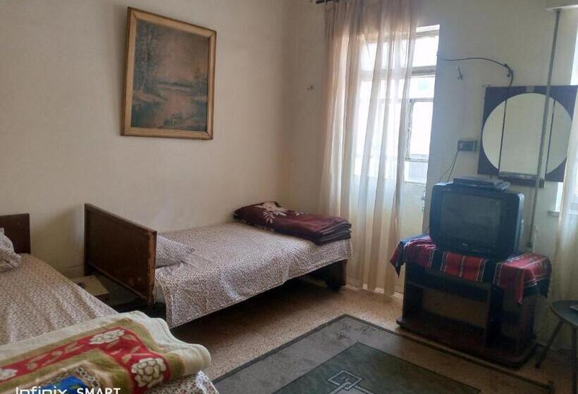 هتل Al Amawi Hostel