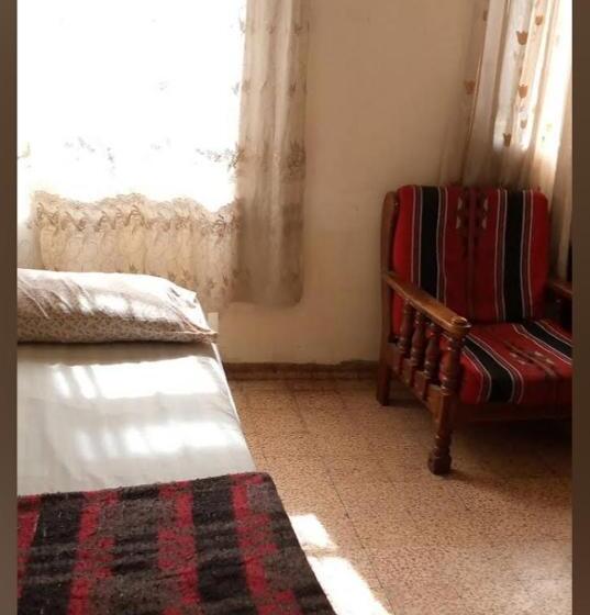هتل Al Amawi Hostel