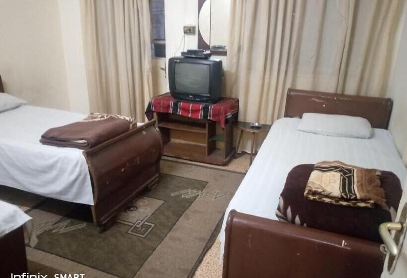 هتل Al Amawi Hostel