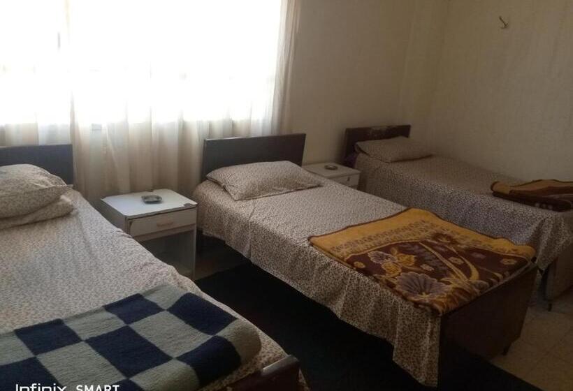 هتل Al Amawi Hostel