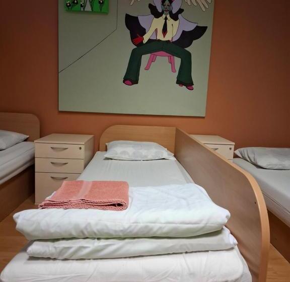 هاستل Jamaika @ Shopen