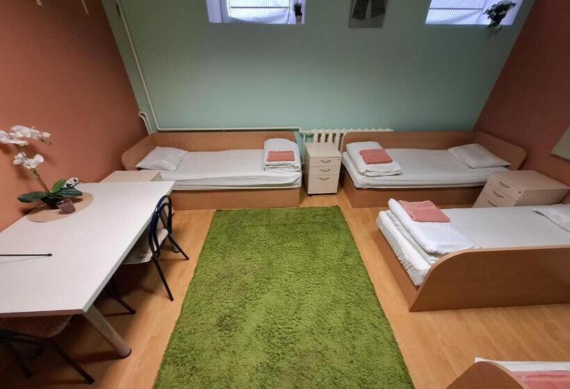 هاستل Jamaika @ Shopen