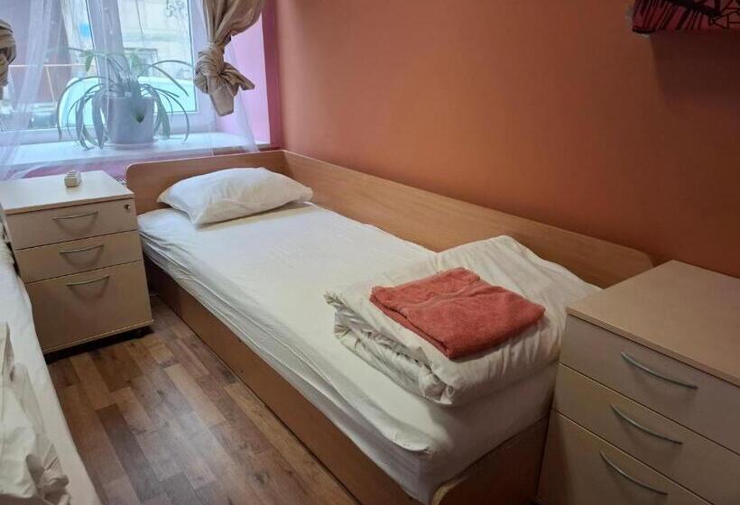 هاستل Jamaika @ Shopen