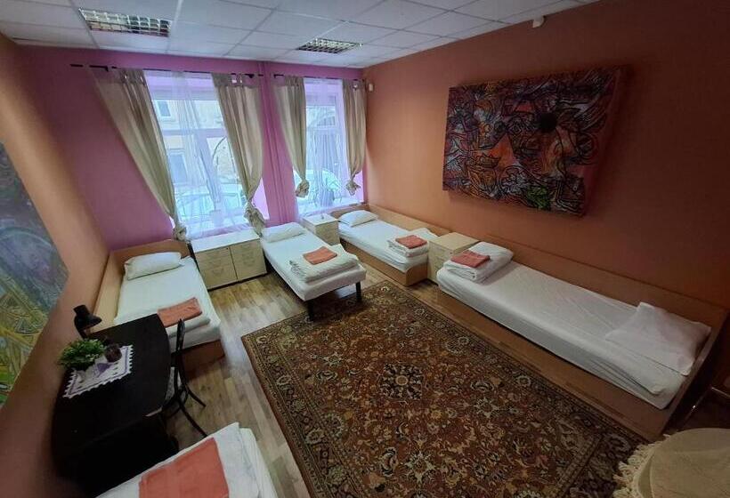 هاستل Jamaika @ Shopen