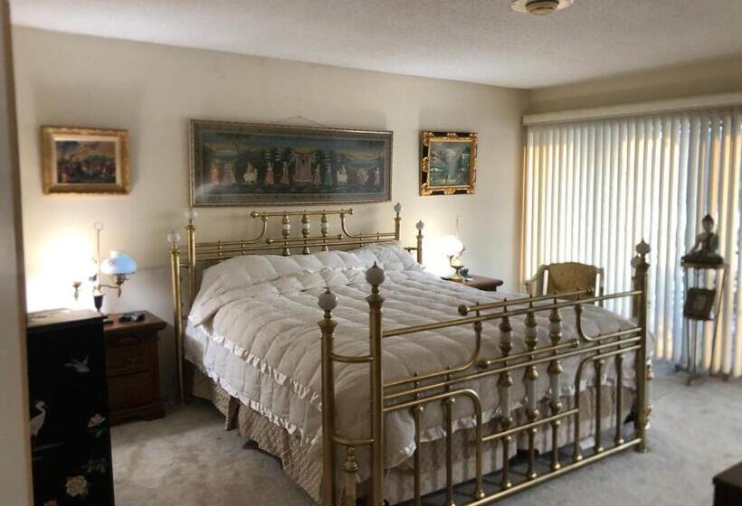 Beautiful Bed & Breakfast Suite On The Lake