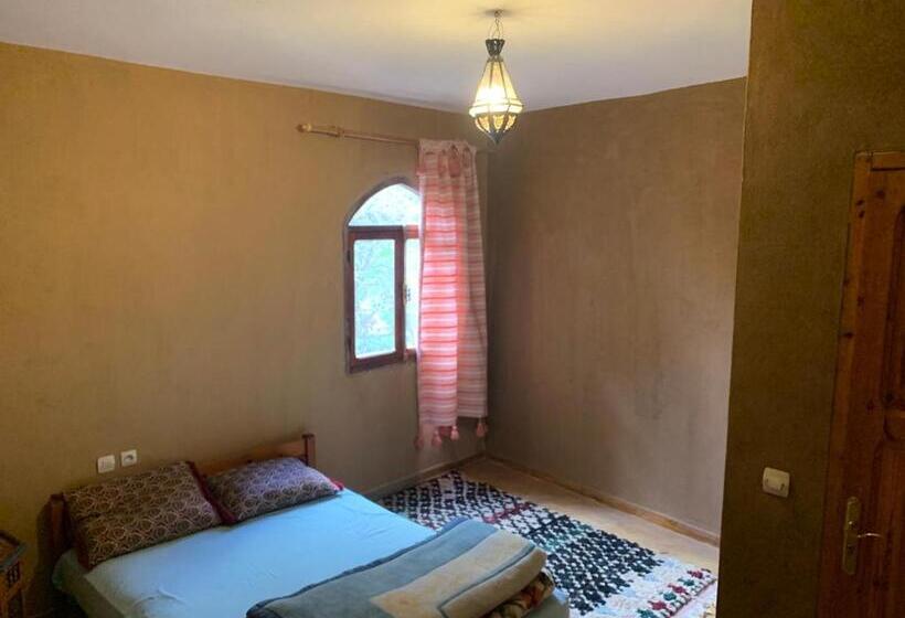 تختخواب و صبحانه Guest House Tigminou