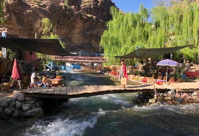 تختخواب و صبحانه Guest House Tigminou