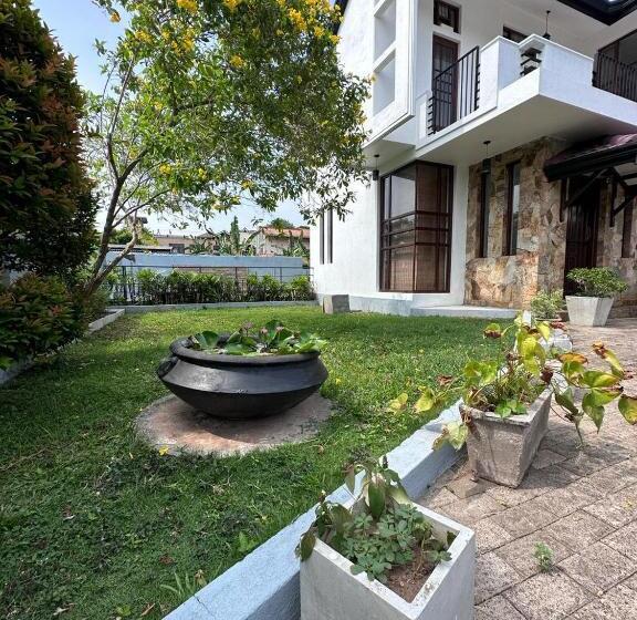 צימר Villa Heshni Colombo