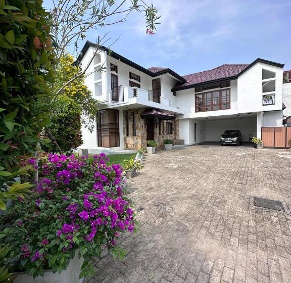 צימר Villa Heshni Colombo