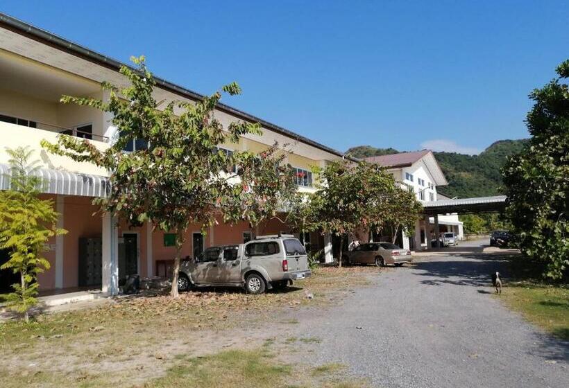 Hotel ศูนย์สัมมนาอาร์มทอง